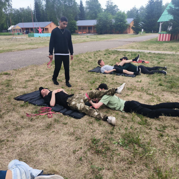Продолжаются учебные военные сборы.